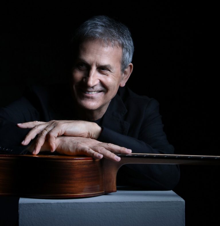 Γιώργος Νταλάρας: Δύο καλοκαιρινές συναυλίες με θέμα τη θάλασσα