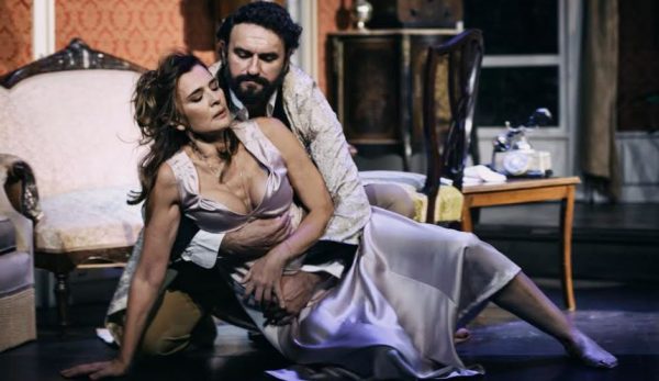 H γλυκόπικρη κωμωδία «Φιλουμένα Μαρτουράνο» επιστρέφει για 2η χρονιά