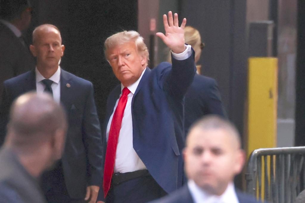 Τραμπ: Εφτασε στη Νέα Υόρκη για να εμφανιστεί στο δικαστήριο – «Θα κάνω ξανά μεγάλη την Αμερική»