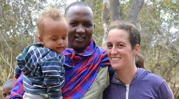 Σύζυγος ενός Μασάι για 10 χρόνια – H ζωή της Στέφανι κάτω από τις πιο πρωτόγονες συνθήκες