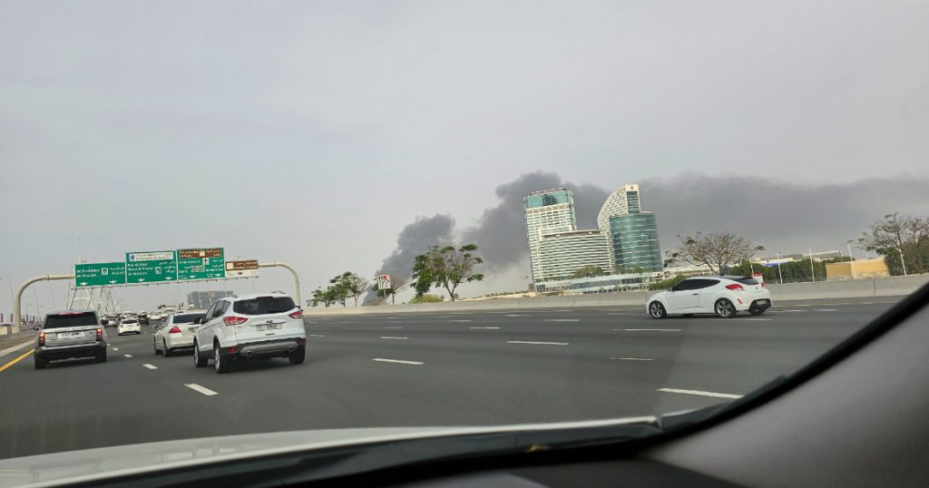 Δεκαέξι νεκροί μετά από φωτιά που ξέσπασε σε πολυκατοικία στο Ντουμπάι
