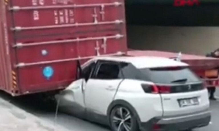 Μπράιαν Ντάνστον: Σώθηκε από θαύμα ο πρώην παίκτης του Ολυμπιακού – Κοντέινερ διέλυσε το αμάξι του