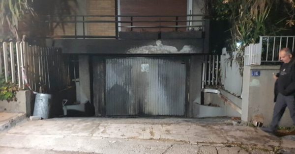 Έκρηξη στους Αμπελόκηπους: Έβαλαν εμπρηστικό μηχανισμό σε είσοδο πολυκατοικίας