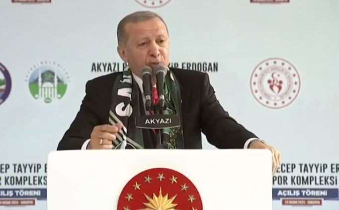 Ο Ερντογάν δεν σταματάει να τάζει – Υπόσχεται άτοκα δάνεια σε νεόνυμφους και αεροπλανοφόρα