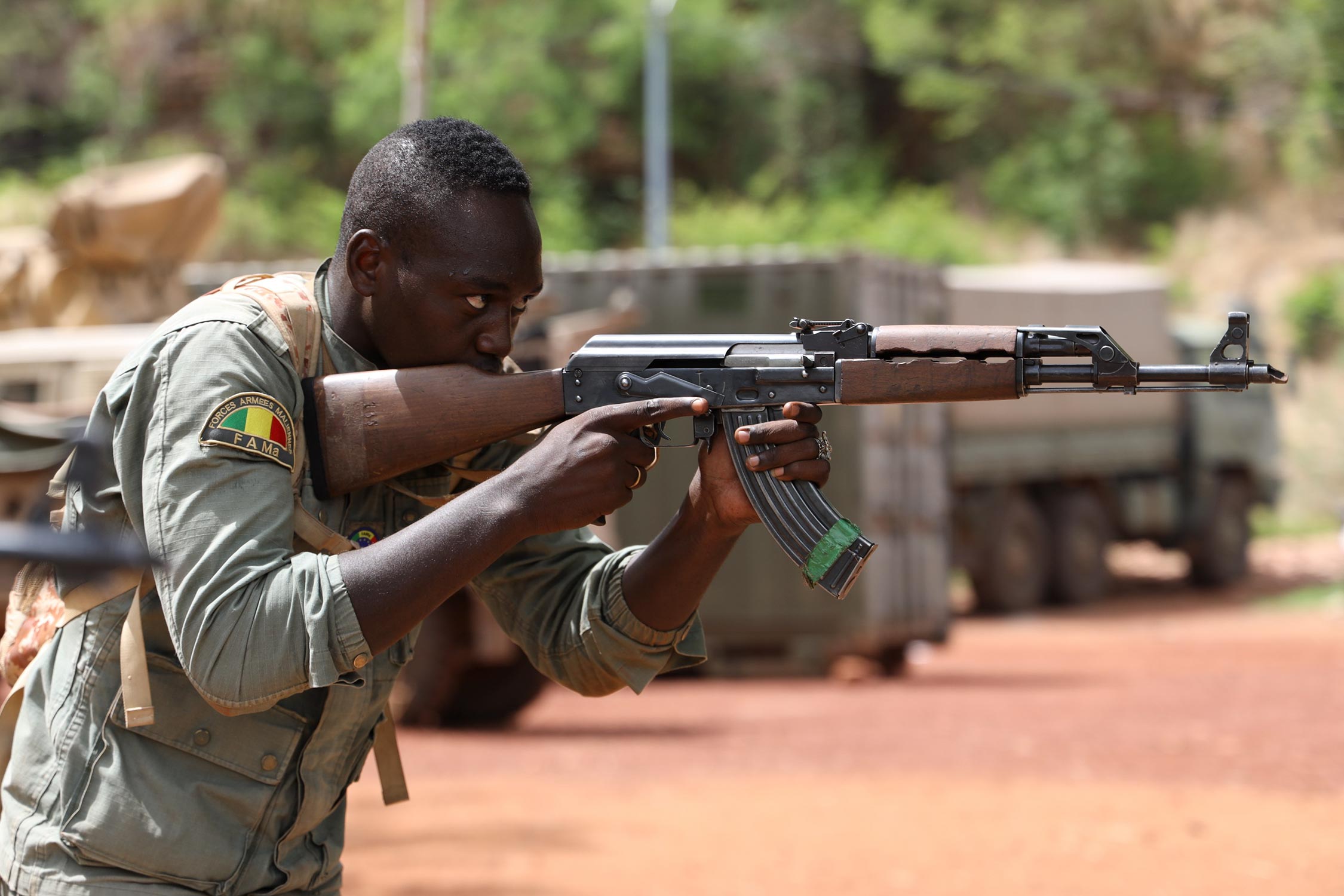 Συνεργασία Κίνας και Μάλι: Η αφρικανική χώρα παρέλαβε στρατιωτικό εξοπλισμό