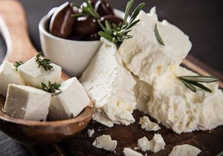 Φέτα: Στα διεθνή δικαστήρια για την προστασία του ελληνικού τυριού