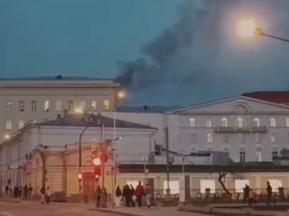 Ρωσία: Πυρκαγιά σε κτίριο του υπουργείου Άμυνας στη Μόσχα