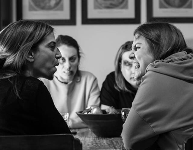 «Απόγνωση»: Μια παράσταση για τη βία κατά των γυναικών στο Θέατρο «Αλκμήνη»