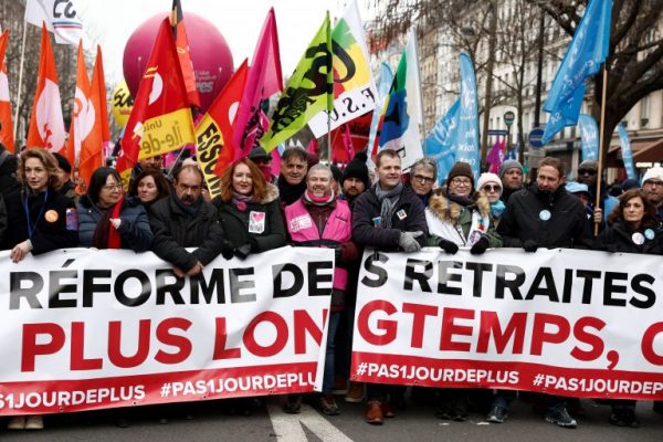 Γαλλία: Το Συνταγματικό Συμβούλιο επικύρωσε την αύξηση του ορίου συνταξιοδότησης στα 64 έτη