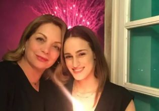 Άντζελα Γκερέκου: Με την κόρη της στην Κέρκυρα