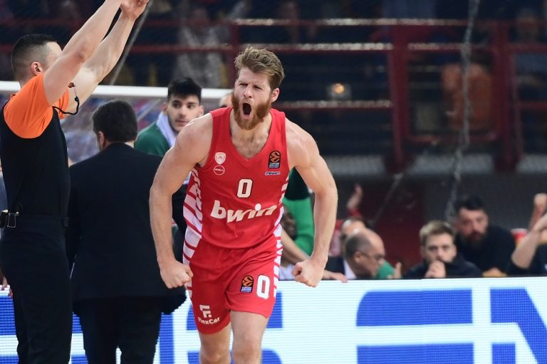 Τι σημαίνει για τον Ολυμπιακό η ελληνοποίηση του Τόμας Γουόκαπ