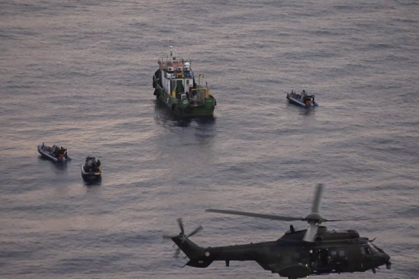 Γουινέα: Νηοψία αποκάλυψε 63 σάκους με 1,5 τόνο κοκαΐνης στο αμπάρι