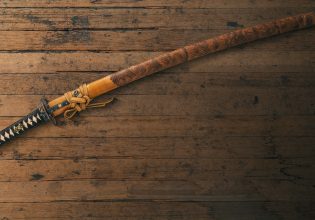 Φοβάται ακόμα μετά την επίθεση με σπαθί σαμουράι – «Ήρθε και με κάρφωσε στην κοιλιά»