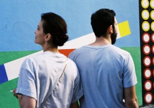 Το να μην μπορώ να κάνω παιδί ήταν καταστροφικό – Mετά βρήκα ανθρώπους που αγκάλιασαν τη ζωή χωρίς παιδιά