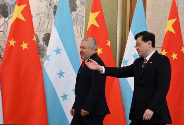 Κίνα: Επίσκεψη στην Ονδούρα μετά την αποκατάσταση των διπλωματικών σχέσεων