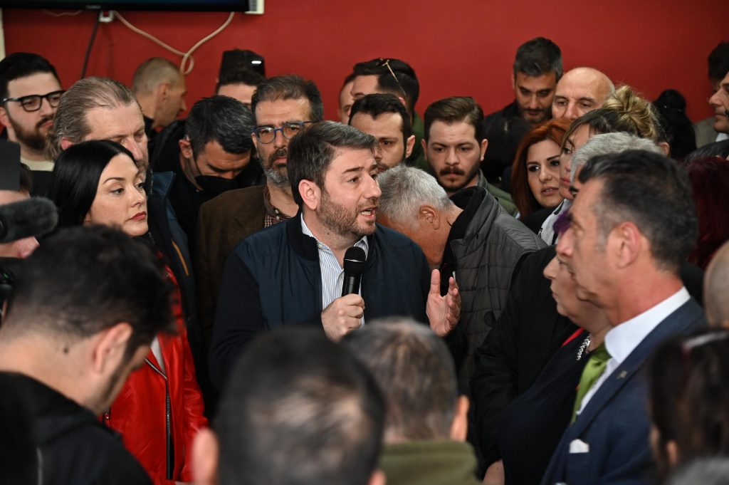 Ανδρουλάκης: «Δεν θα παίξουμε στο γήπεδο Μητσοτάκη, Τσίπρα – Μόνη τους αγωνία ποιος είναι ο ‘άγνωστος Χ’»