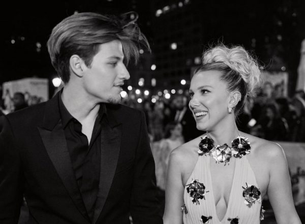 Millie Bobby Brown: Αρραβωνιάστηκε τον γιο του Jon Bon Jovi – Η τρυφερή ανάρτησή της