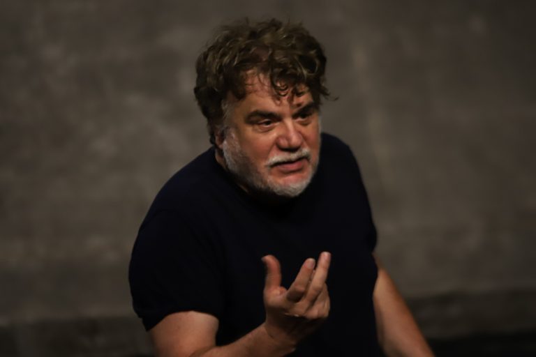 Γιάννης Κακλέας: «Το κοινό έχει πολιτική και πολιτιστική υποχρέωση να στηρίξει την τέχνη»