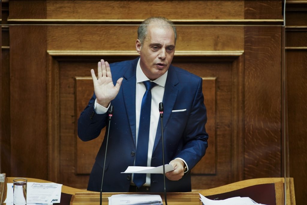 Βελόπουλος: «Πολιτικά σκουπίδια και ψεύτες για μια καρέκλα» – Η απάντηση μετά τις αντιδράσεις