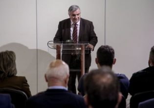 Κασιδιάρης: «Υποστηρίζουμε κάθε μέτρο, αλλά εγκαλούμε την κυβέρνηση για ανευθυνότητα», λέει ο Καστανίδης