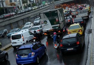 Κυκλοφοριακό κομφούζιο στην Αθήνα – Ουρές χιλιομέτρων στον Κηφισό