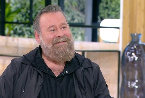 Κωστής Σαββιδάκης: «Οι γυναίκες θα έπρεπε να μην είναι τόσο δυναμικές απέναντι στους άντρες»