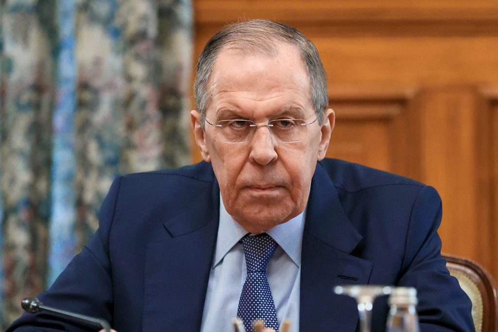 Λαβρόφ: Η ΕΕ έχει μετατραπεί σε εχθρική δύναμη και η Ρωσία θα αντιδράσει με σκληρό τρόπο