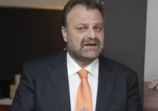 Λάζαρος Λασκαρίδης: Νοσηλεύεται σε κρίσιμη κατάσταση – Τι λέει το ιατρικό ανακοινωθέν