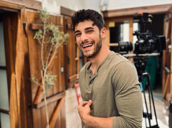 Ραφαήλ Καρυωτάκης: Αποχαιρετά τον «Λεωνίδα» και αποχωρεί από τη «Γη της Ελιάς»