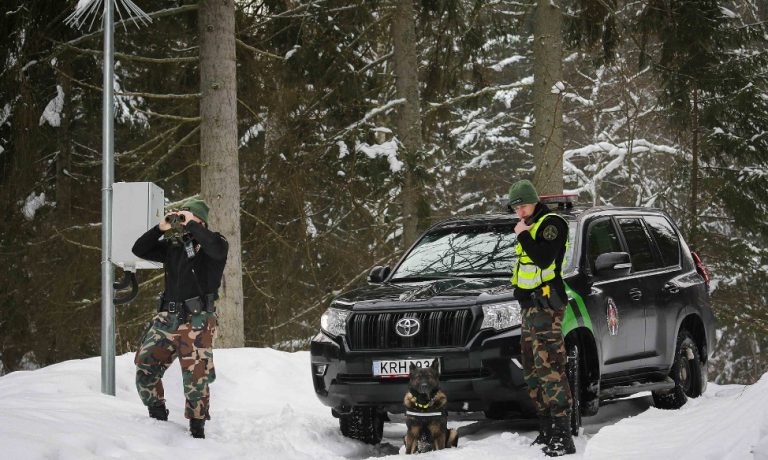 Λιθουανία: Προωθείται νόμος που επιτρέπει σε Ευρωπαίους εθελοντές να… χτυπάνε πρόσφυγες