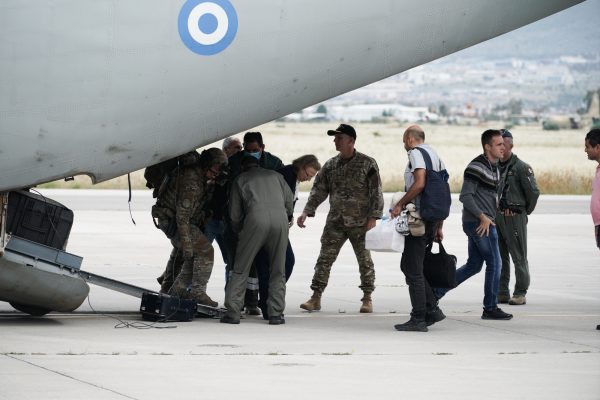 Συγκρούσεις στο Σουδάν: Επιστρέφουν άλλοι 16 Έλληνες – Μαζί τους και αρκετά παιδιά