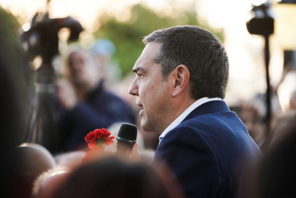 ΣΥΡΙΖΑ: Νέο προεκλογικό σποτ – «Στις 21 Μαΐου γυρνάμε την πλάτη στην αδικία»