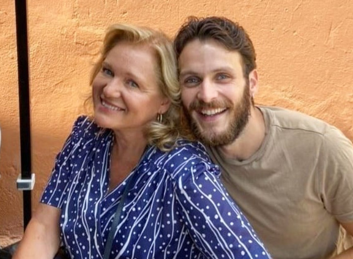 Maestro: Γιώργος Μπένος και Μαρία Καβογιάννη αγκαλιά στα γυρίσματα της 2ης σεζόν