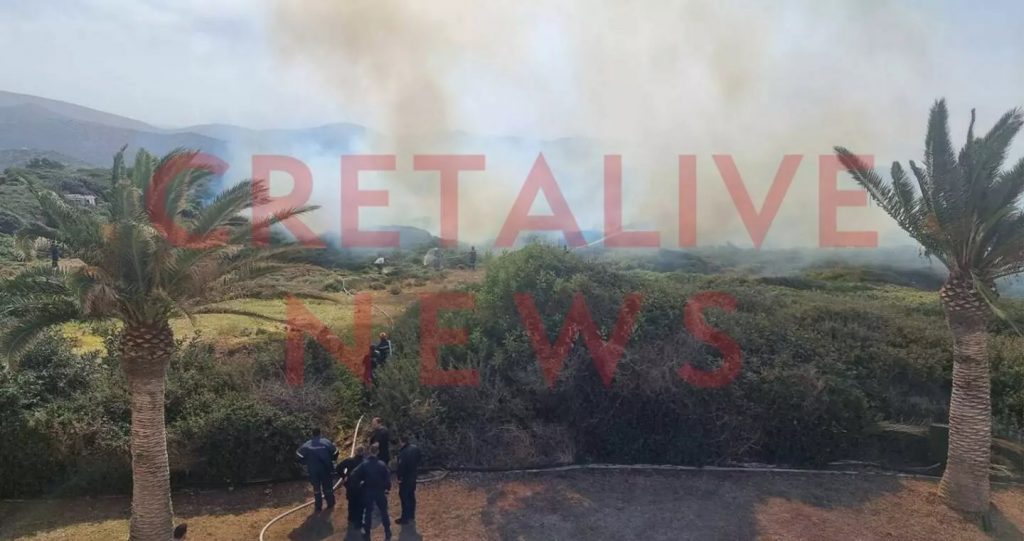 Μεγάλη φωτιά στα Μάλια – Ανεξέλεγκτη λόγω των ισχυρών ανέμων