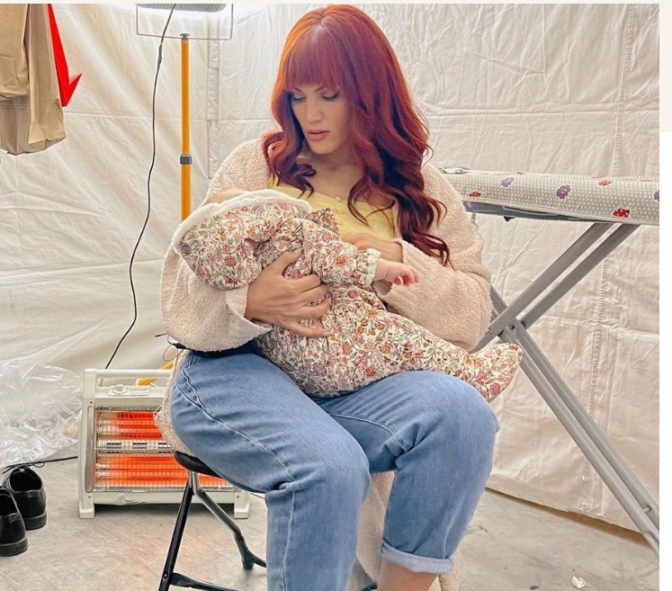 Μαίρη Συνατσάκη: Αχώριστη με την κορούλα της