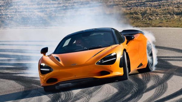 McLaren 750S Coupe & Spider: Sportscar ιστορίες διαδοχής