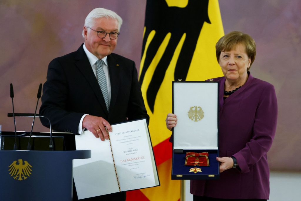 Γερμανία: Ύψιστη τιμή για την Άνγκελα Μέρκελ – Βραβεύτηκε με τον Μεγαλόσταυρο του Τάγματος της Αξίας