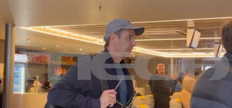 Κυριάκος Μητσοτάκης: Επέστρεψε από την Τήνο με το πλοίο της γραμμής