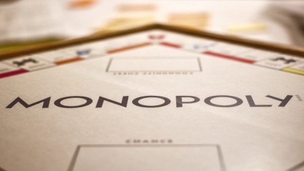 Μάλωσαν για τη Monopoly και… του επιτέθηκε με σπαθί
