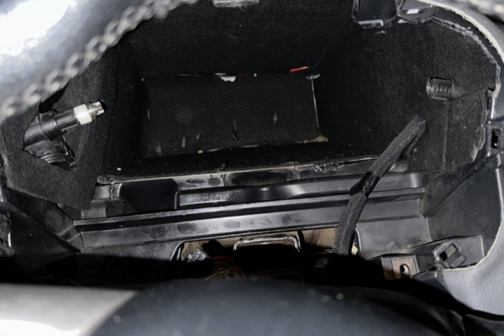 Συνελήφθη 30χρονος: Είχε κρύψει σε ταμπλό αυτοκινήτου 2,5 κιλά κοκαΐνης