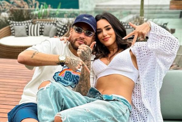 Νεϊμάρ: Σε πελάγη ευτυχίας ο ποδοσφαιριστής – Έγκυος η σύντροφός του Μπρούνα