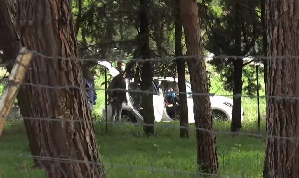 Δολοφονία γυναίκας στη Θεσσαλονίκη: Με τραύμα στο κεφάλι από καραμπίνα η νεκρή στο αυτοκίνητο