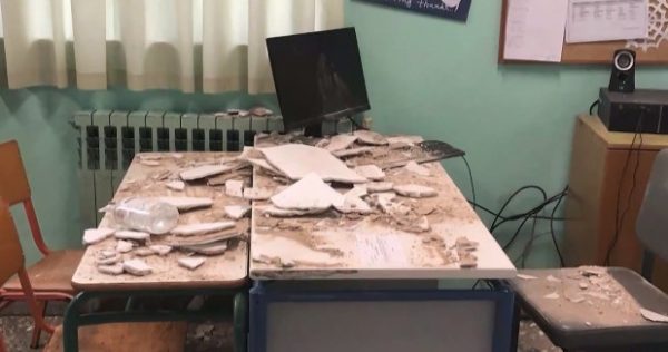 Σοκ από την κατάρρευση οροφής σε δημοτικό σχολείο στον Βόλο