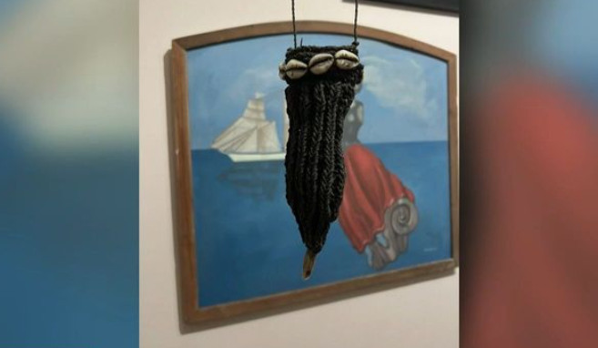 Θήκη για πέος από την Αφρική στα χέρια του Έλληνα εκτιμητή Θάνου Λούδου