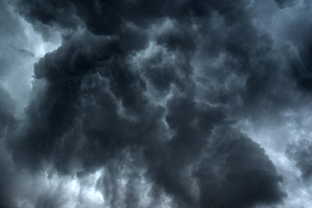«Το τέλος είναι κοντά»: Μυστήριο με σύννεφο που βύθισε την Κωνσταντινούπολη στο σκοτάδι