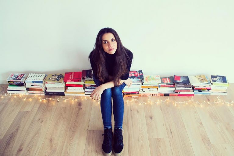 Η Δανάη Δραωνέα εξηγεί στο in πως ένα ημερολόγιο 100 ετών συνδέεται με την πρώτη φεμινίστρια στην ιστορία