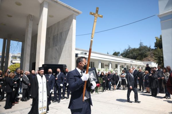Γιώργος Μπόμπολας: Το τελευταίο «αντίο» στον επιχειρηματία και εκδότη