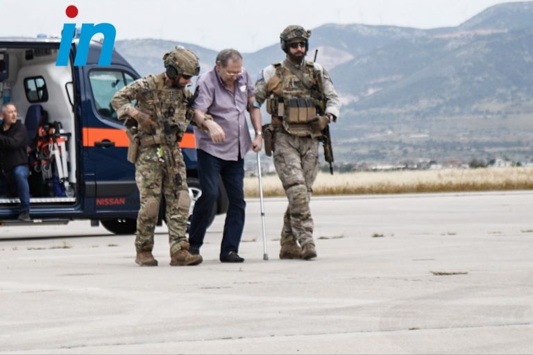 Έλληνες από το Σουδάν: Έφτασαν στην Ελευσίνα – Το in στην υποδοχή τους