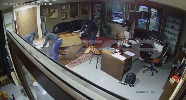 Έκλεψαν 128.000 ευρώ από χρηματοκιβώτια σε λιγότερο από τρία λεπτά