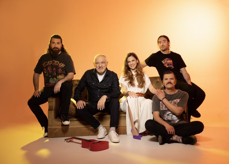 Πορτοκάλογλου και Μόρφη γιορτάζουν την ολοκλήρωση του «Μουσικού Κουτιού» με ένα μεγάλο live στο Θέατρο Βράχων